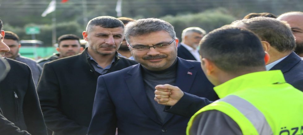 AK Parti Aydın Milletvekili Av. Ömer Özmen'in *1 Mayıs Emek ve Dayanışma Günü Basın açıklaması 