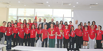 Söke’nin başarılı voleybolcularından Söke Belediyesi’ne teşekkür ziyareti