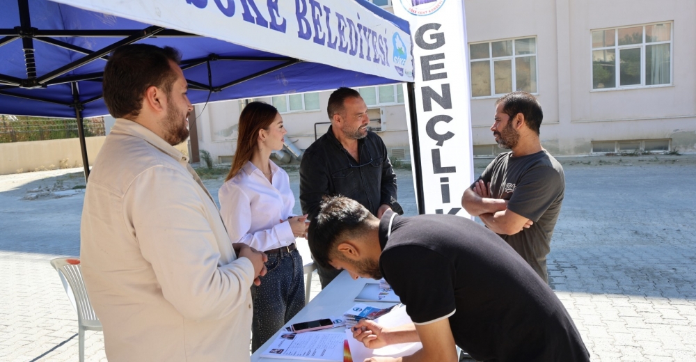 BAŞKAN ARIKAN’DAN ÜNİVERSİTELİ GENÇLERE SÖKE’DE SICAK KARŞILAMA
