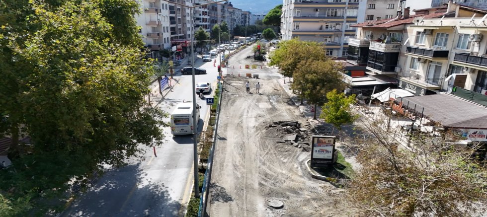 SÖKE’DE ARIKAN VE ÇERÇİOĞLU İŞ BİRLİĞİYLE YOL VE ALTYAPI SEFERBERLİĞİ