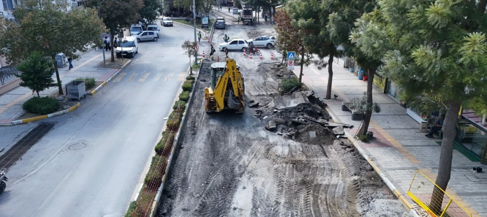 SÖKE’DE ARIKAN VE ÇERÇİOĞLU İŞ BİRLİĞİYLE YOL VE ALTYAPI SEFERBERLİĞİ