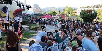 Söke Belediyesi Çocuk Şenliği’nde Çocuklar Doyasıya Eğlendi.