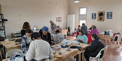 Söke Belediyesi kursları eğitmeye devam ediyor.